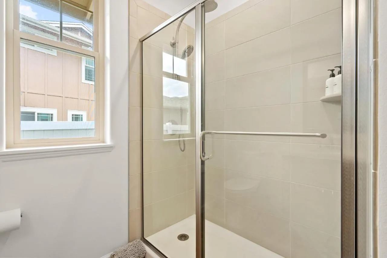 펜션 @ Marbella Lane - 2 Master Suites Mt+Ocean Views Waianae